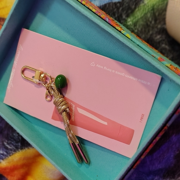 Lipgloss Keychain - Picture 2 of 5